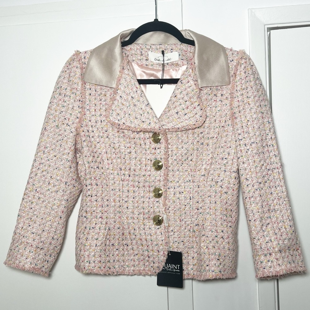 Quaint tweed blazer. Pink